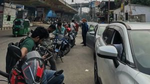 পয়লা বৈশাখেও তেলের জন্য দীর্ঘ লাইন, ঘণ্টার পর ঘণ্টা অপেক্ষা