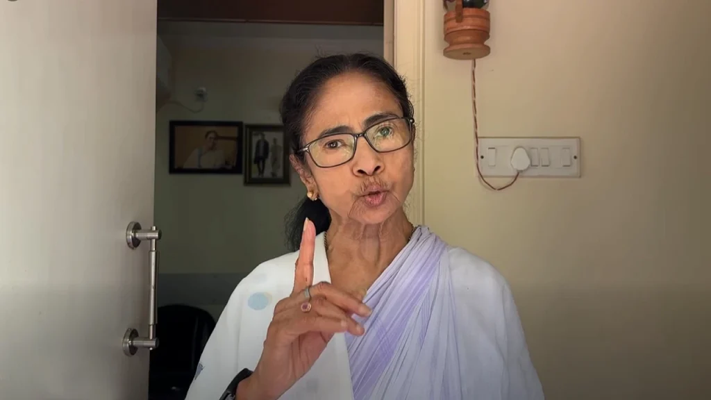 বিধানসভা নির্বাচনে পিছিয়ে তৃনমূল, ‘খেলা শেষ’ বার্তা বিজেপির