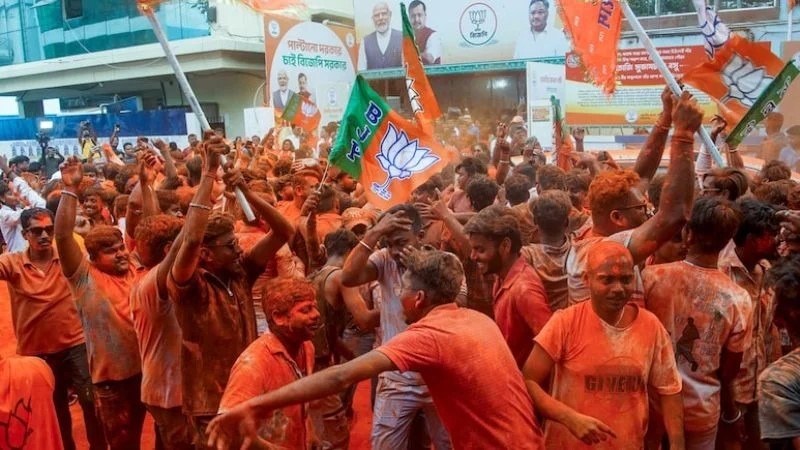 মমতাসহ তৃণমূলের ৩৫ মন্ত্রীর ২২ জনের নিজ আসনে পরাজয়